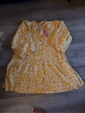 Briton court yellow dress